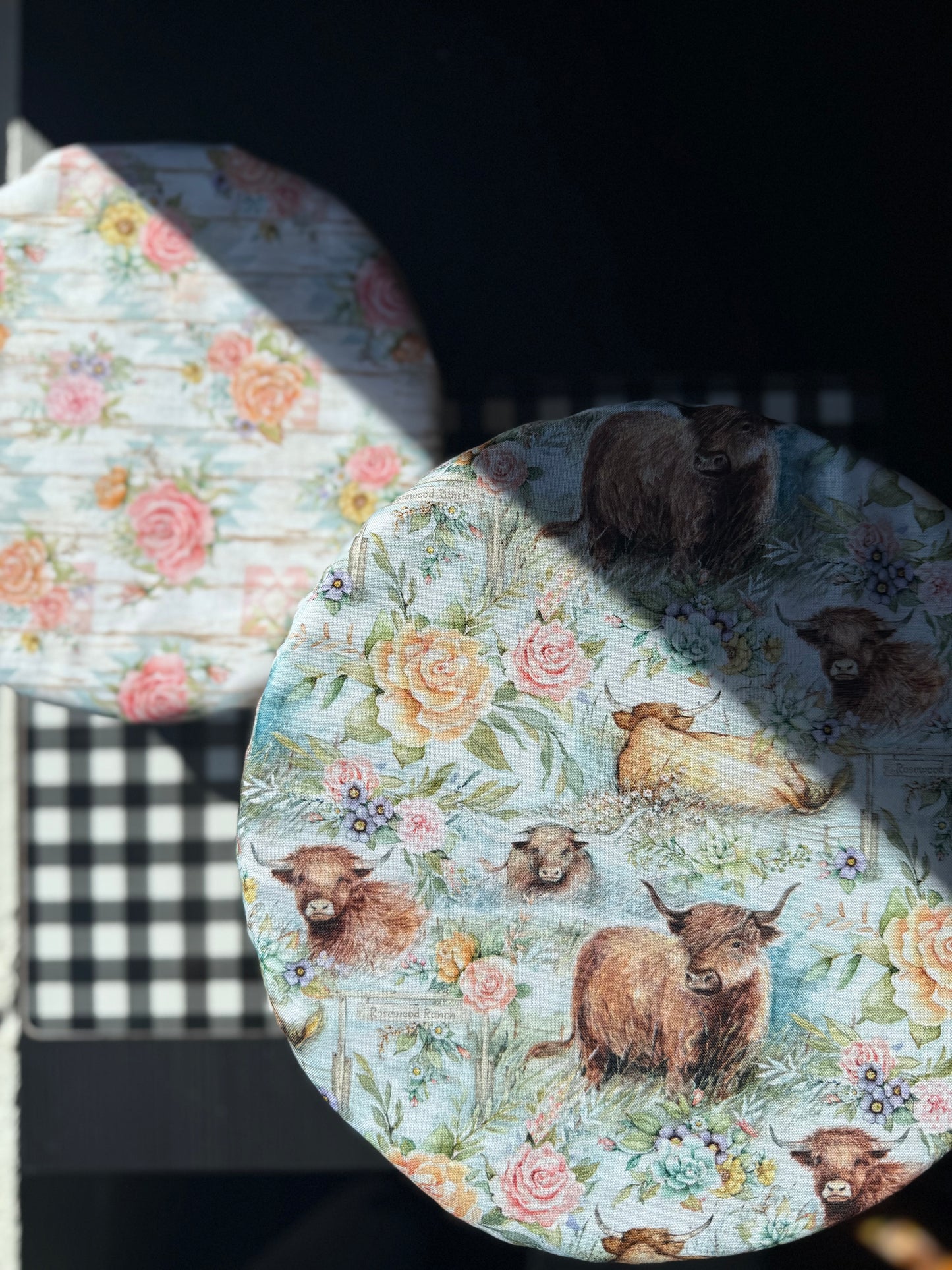Reversible Cotton Bowl Cover -Hyland Cows & Roses