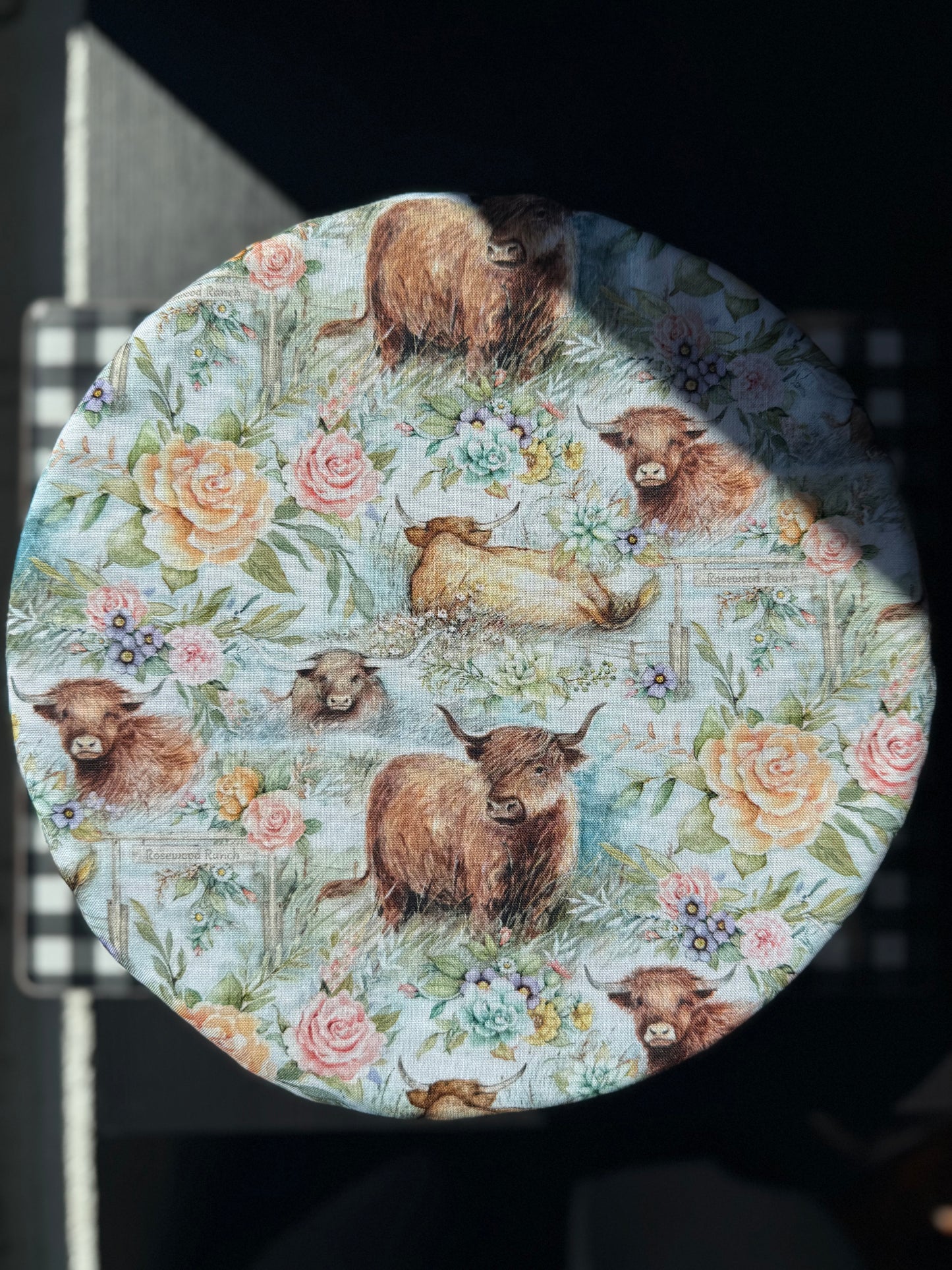 Reversible Cotton Bowl Cover -Hyland Cows & Roses