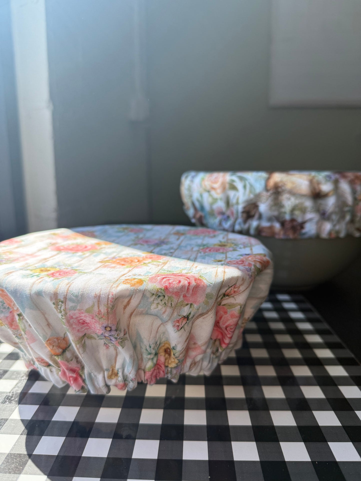 Reversible Cotton Bowl Cover -Hyland Cows & Roses