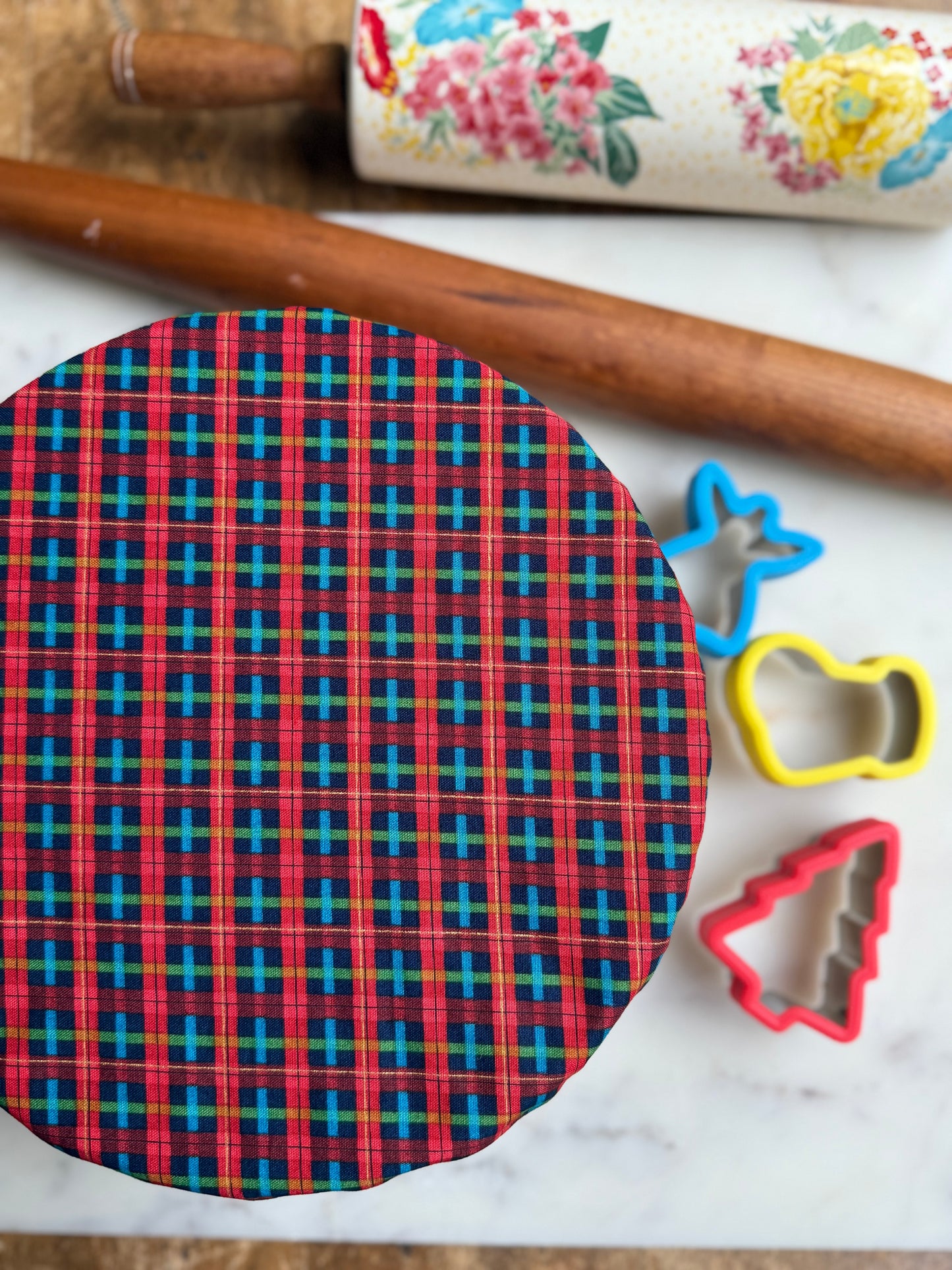 The Grinch & Christmas Plaid Reversible Bowl Cover