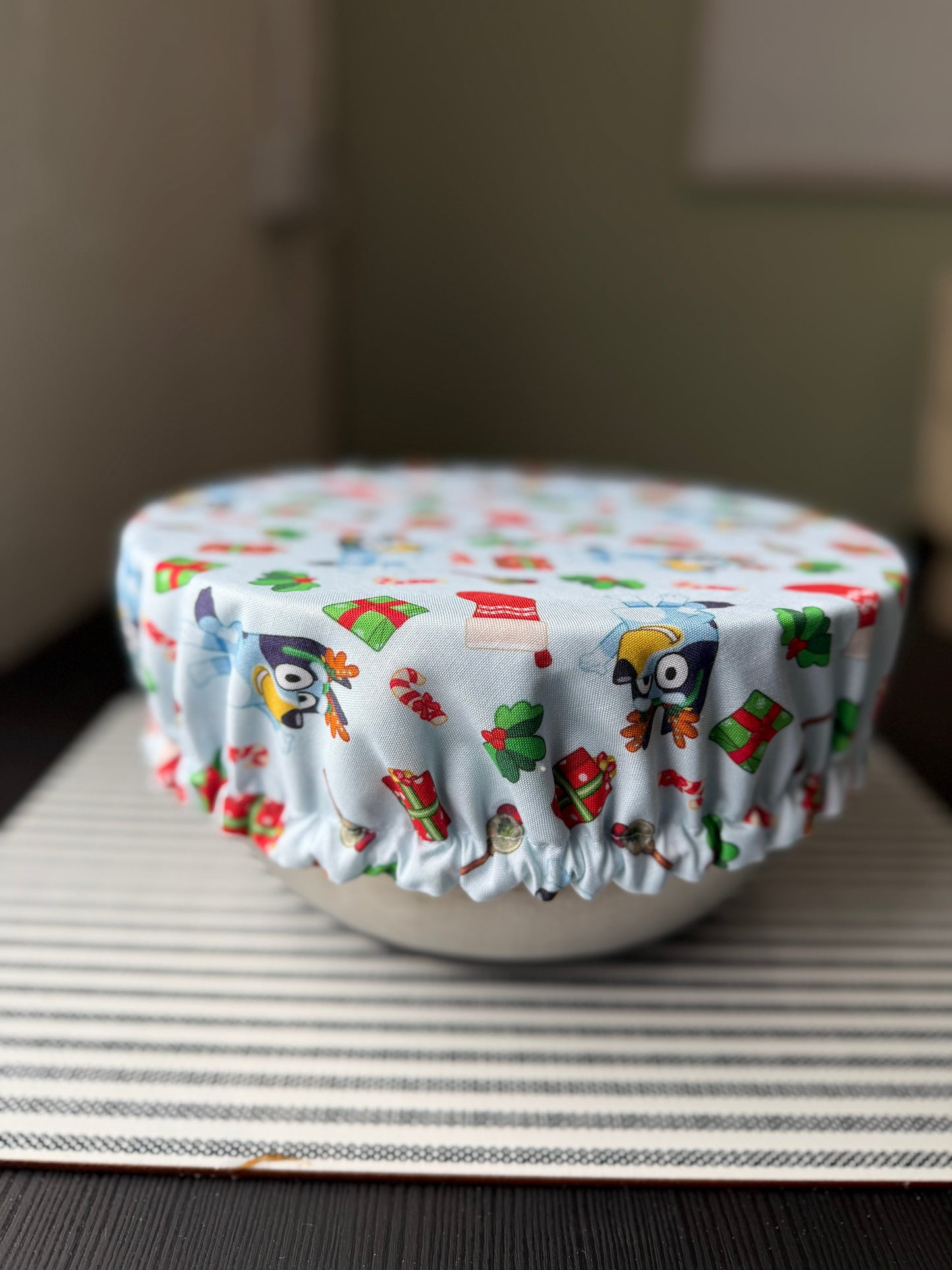 Bluey Christmas BOWL Cover 🩵