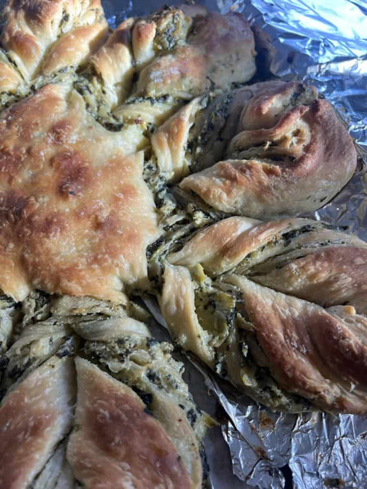 Spinach Dip Star Bread
