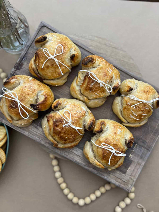 How to Host a Simple + Delicious Holiday Gathering