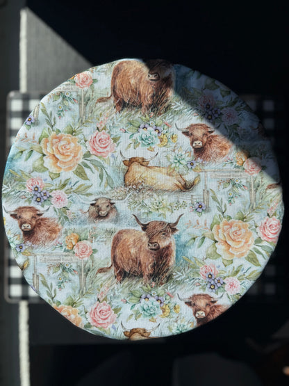 Reversible Cotton Bowl Cover -Hyland Cows & Roses