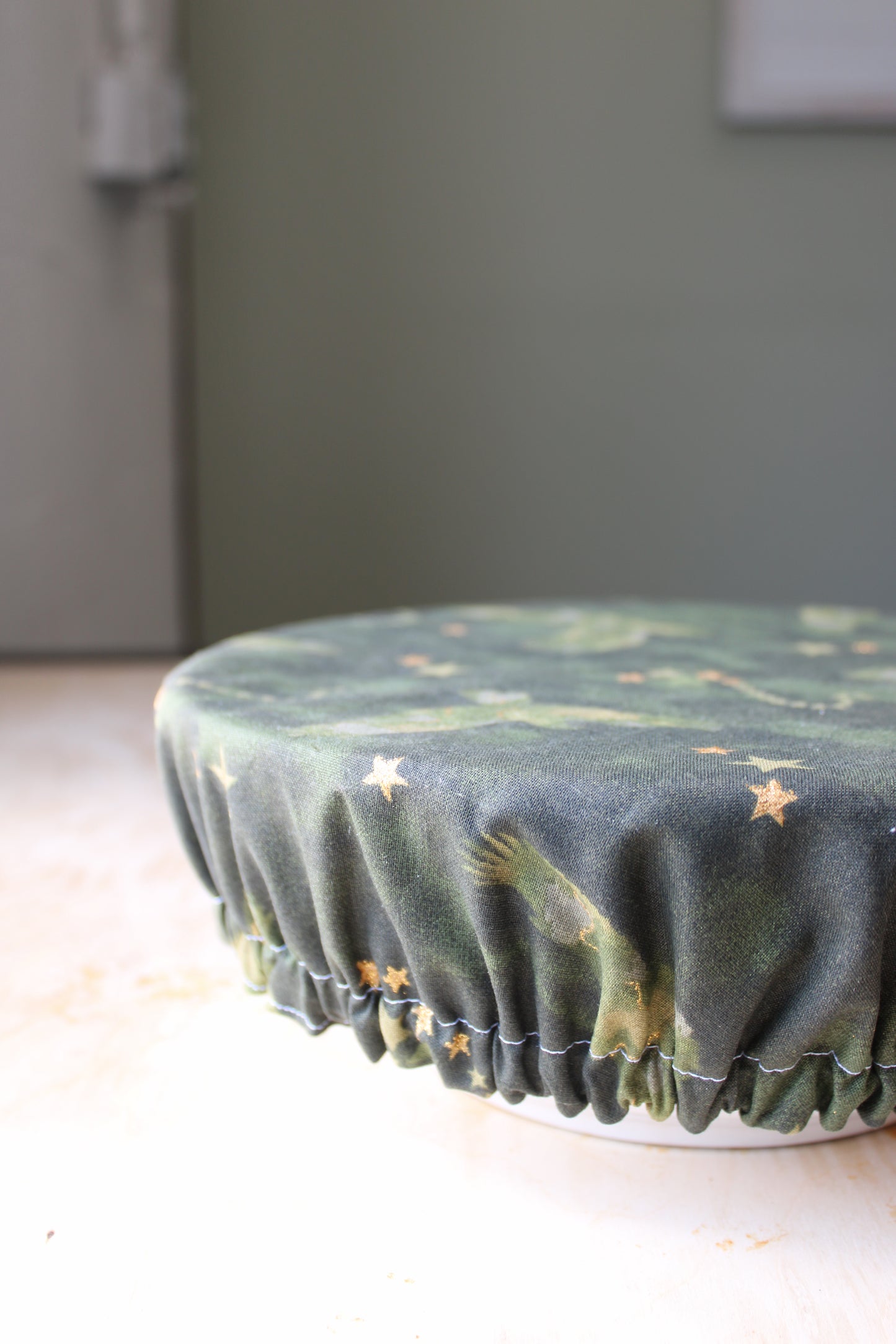 Americana Honor & Gather Bowl Cover
