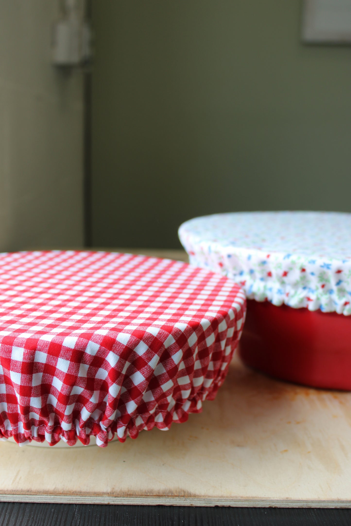 Simple Americana Picnic Bowl Cover – Butterflies & Gingham