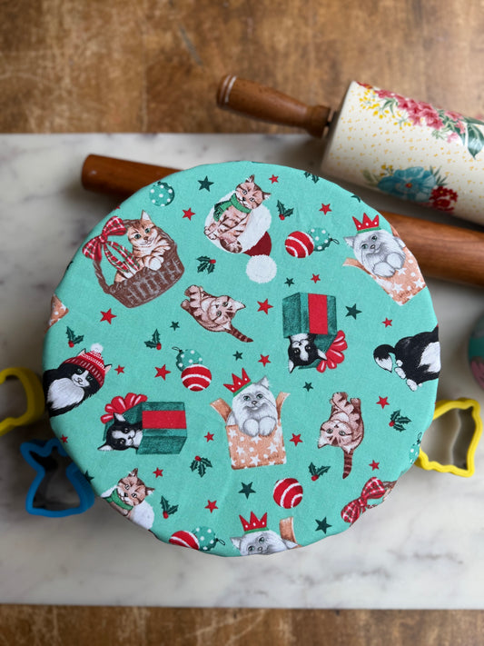 Meowy Christmas Reversible Bowl Cover