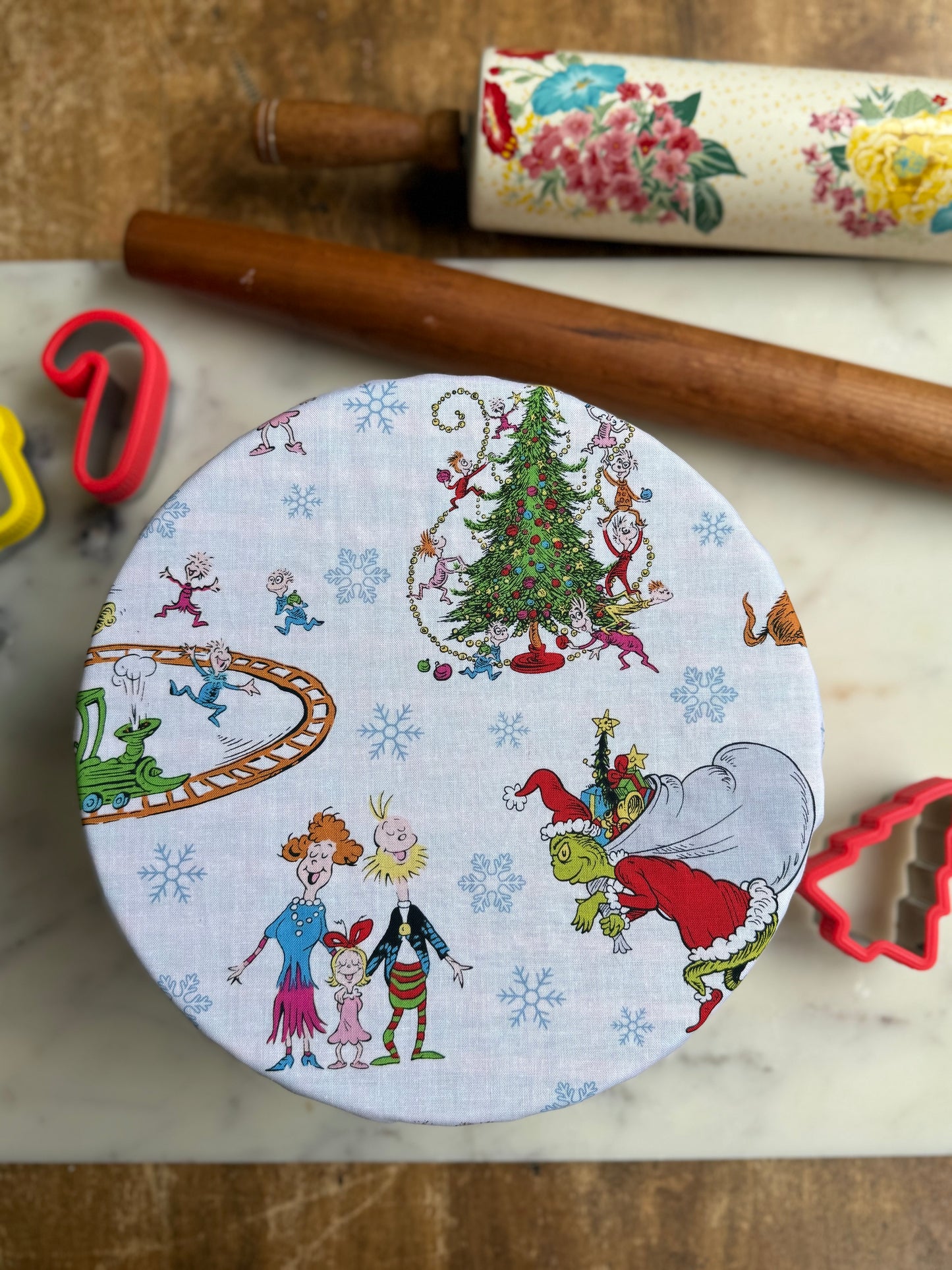 The Grinch & Christmas Plaid Reversible Bowl Cover