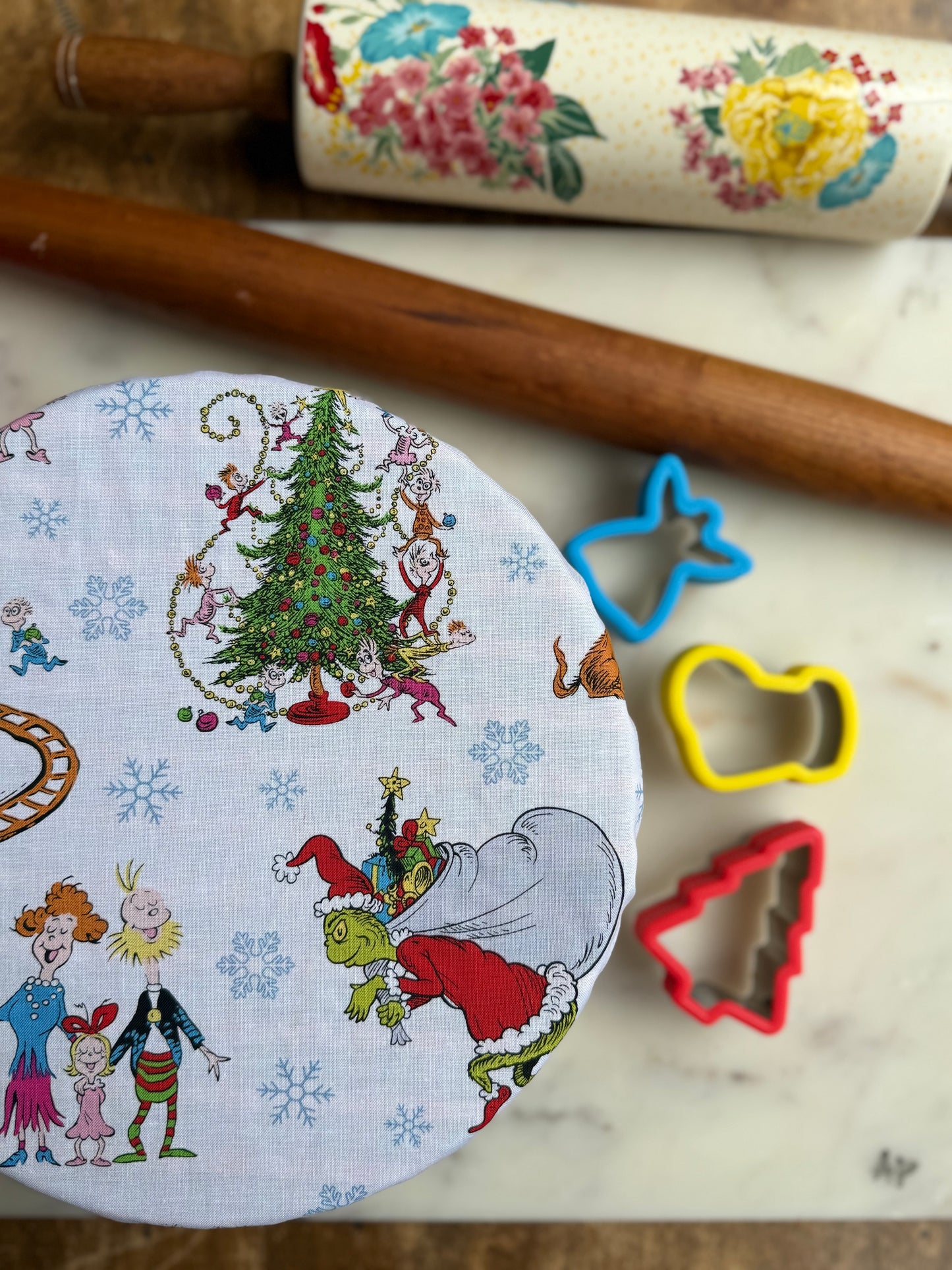 The Grinch & Christmas Plaid Reversible Bowl Cover