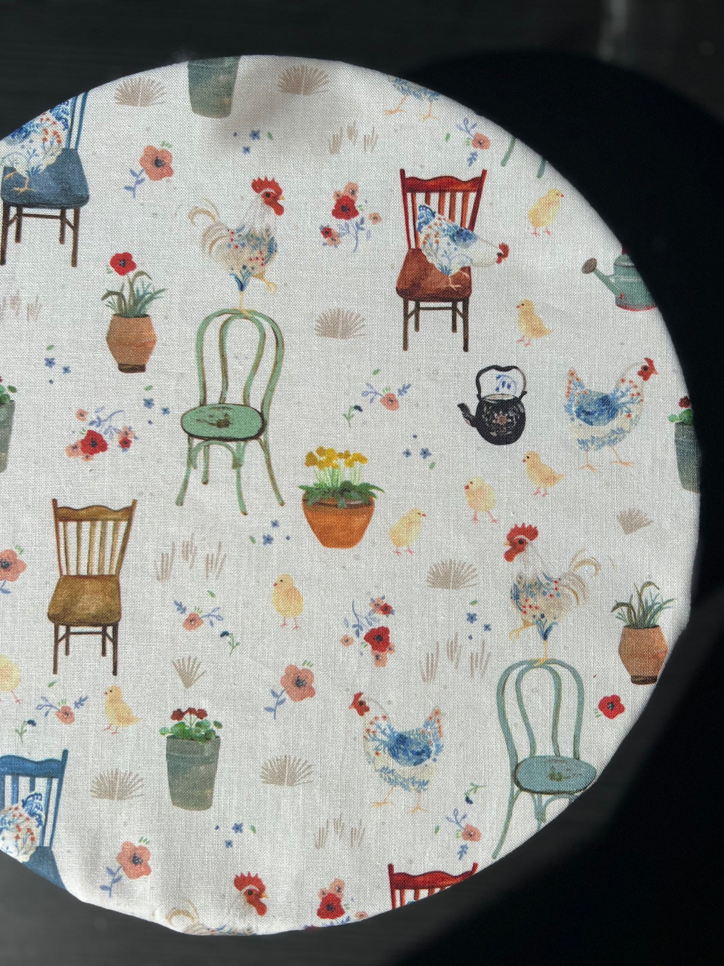 Reversible Cotton Bowl Cover – Chickens and Chairs