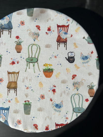 Reversible Cotton Bowl Cover – Chickens and Chairs