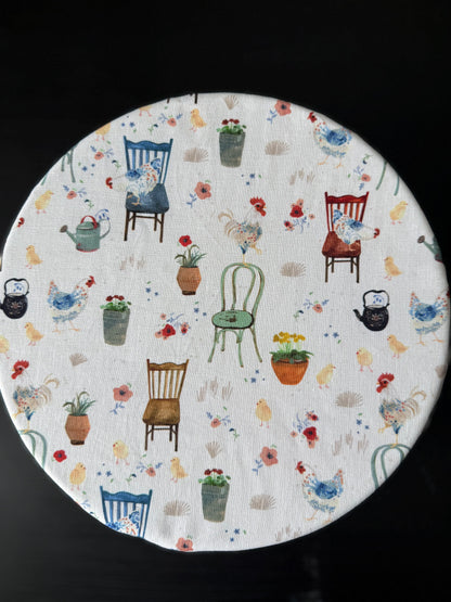 Reversible Cotton Bowl Cover – Chickens and Chairs