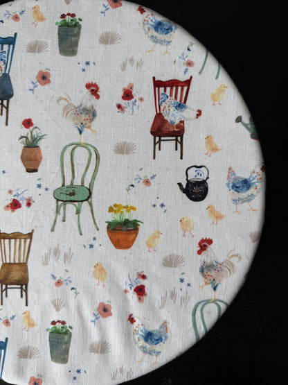 Reversible Cotton Bowl Cover – Chickens and Chairs